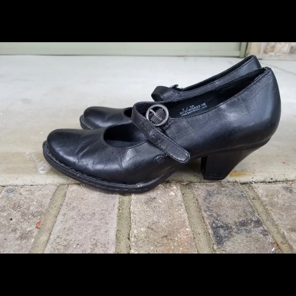 Born black Mary Jane shoes